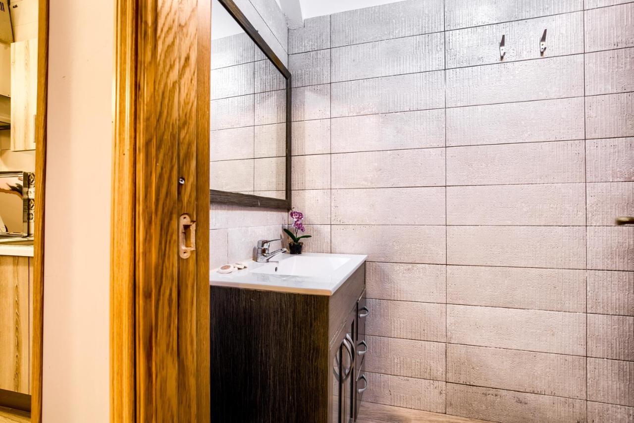 Charming Tirso De Molina I Apartment Мадрид Екстериор снимка