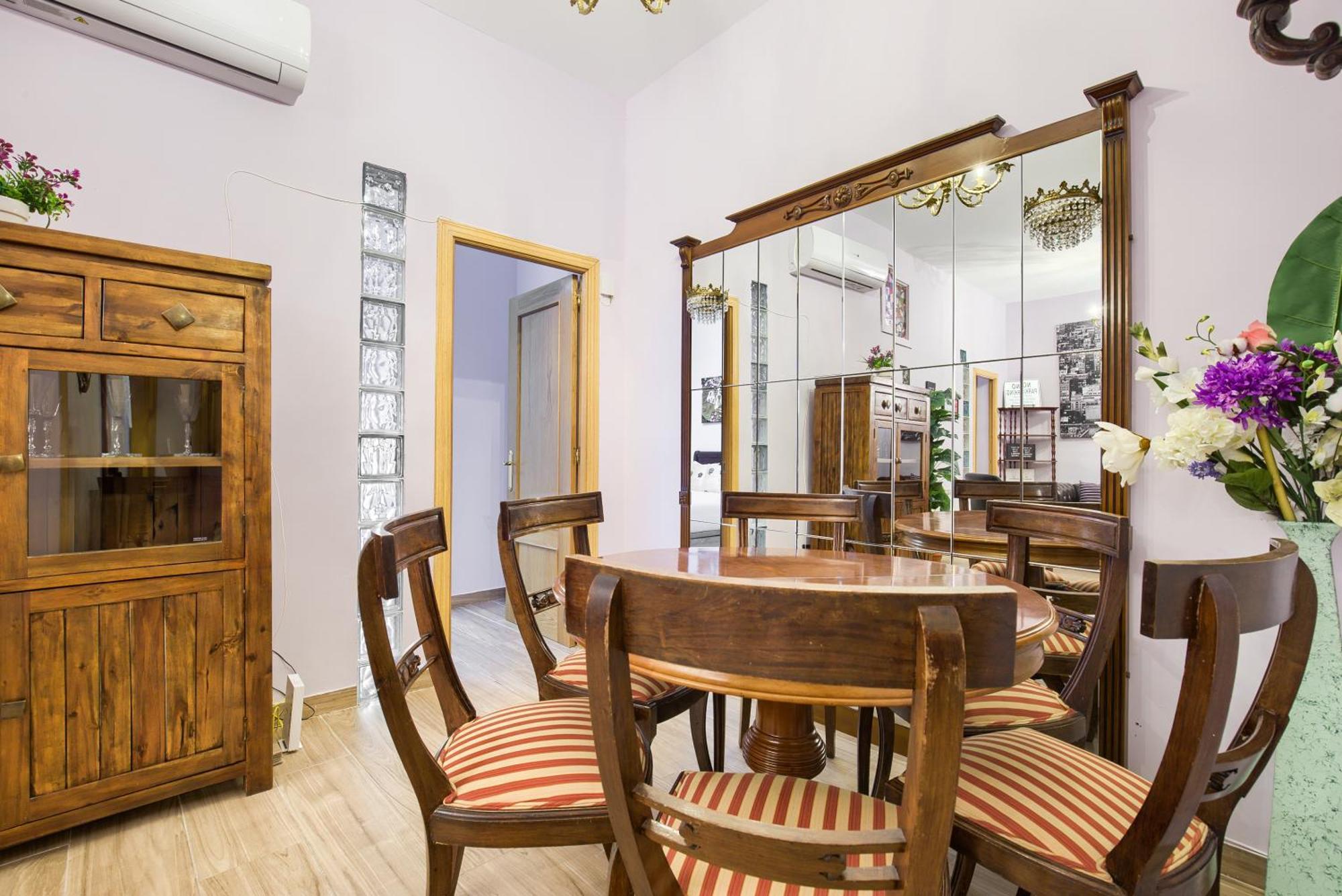 Charming Tirso De Molina I Apartment Мадрид Екстериор снимка